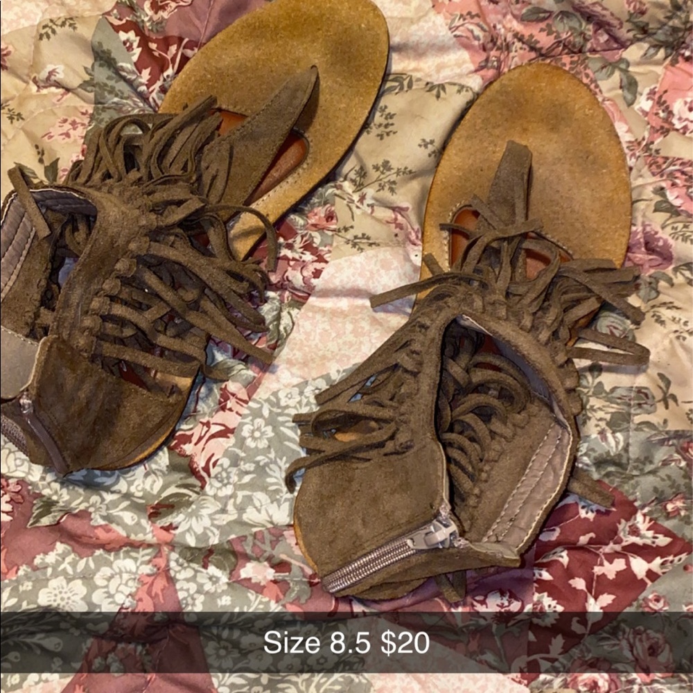 Fringe flip flops